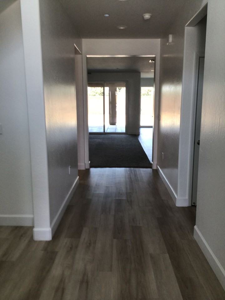 2901 Sand Hills Ave - Photo 4 of 33