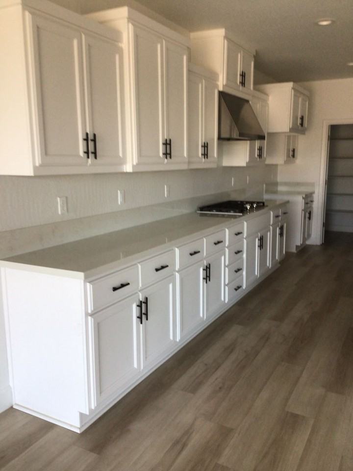2901 Sand Hills Ave - Photo 7 of 33