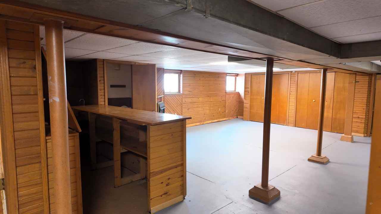 109 W High St - Photo 4 of 19