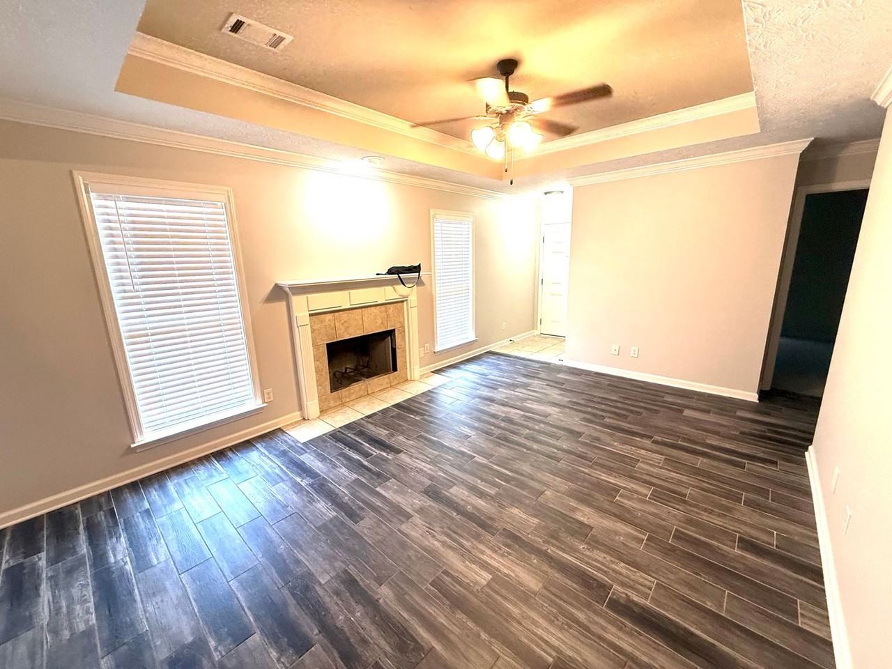 8708 Lindsey Ln - Photo 3 of 15