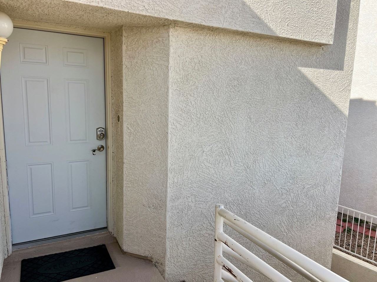 420 Acoma Blvd S - Photo 3 of 24
