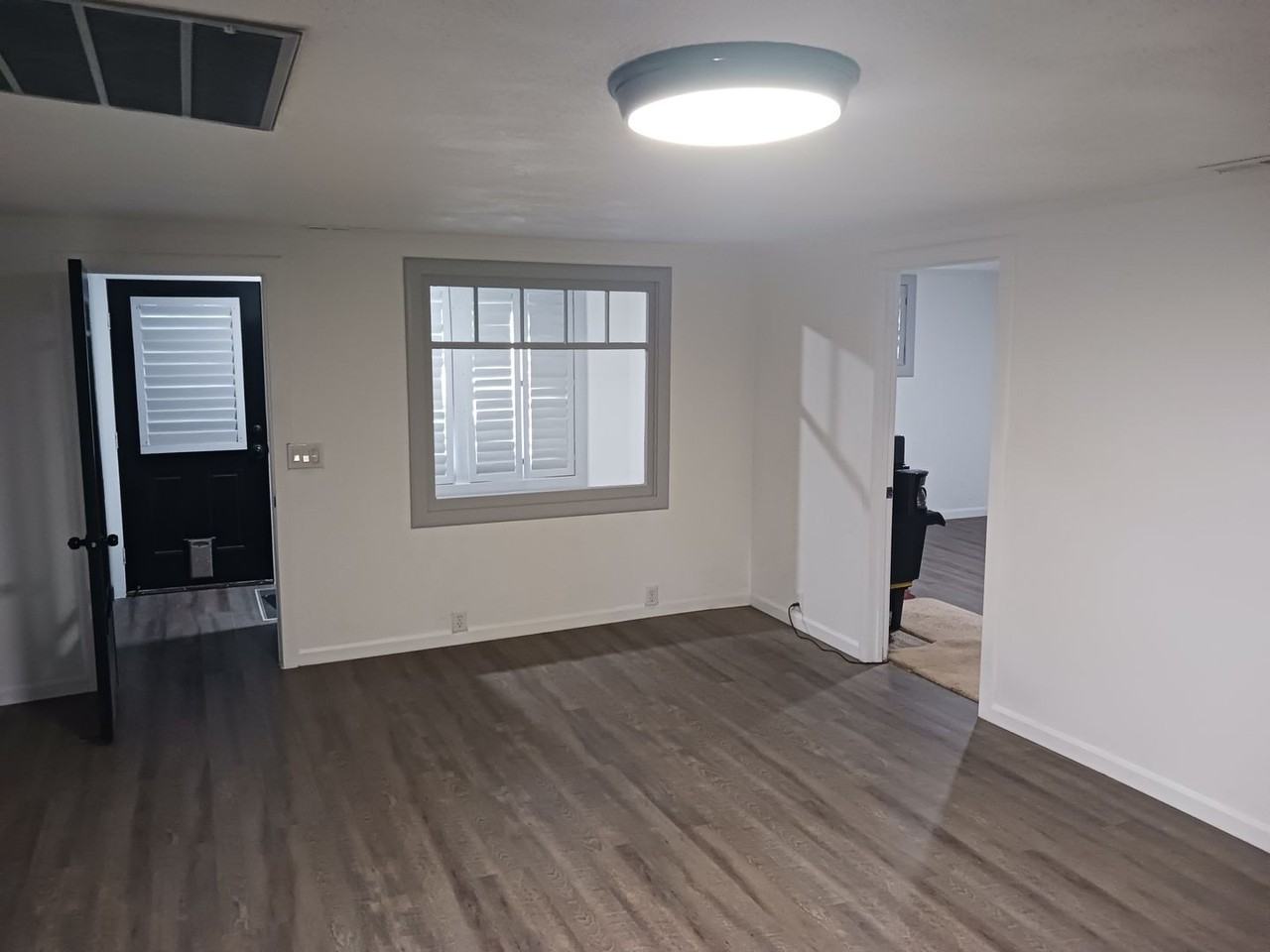 1361 Minnesota Ave - Photo 4 of 8