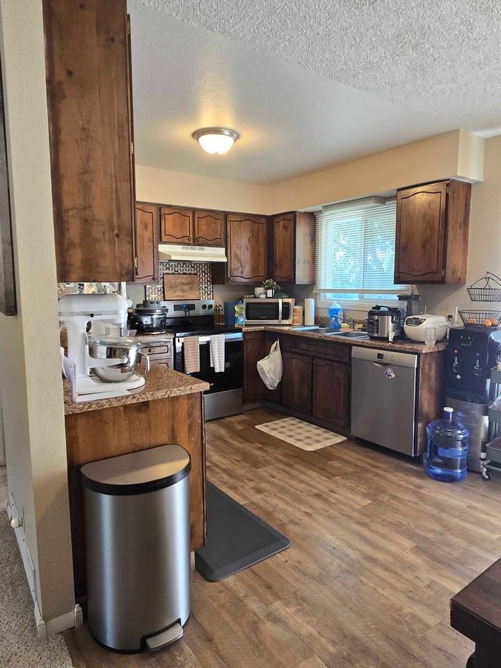 4800 King Arthur Way - Photo 2 of 18