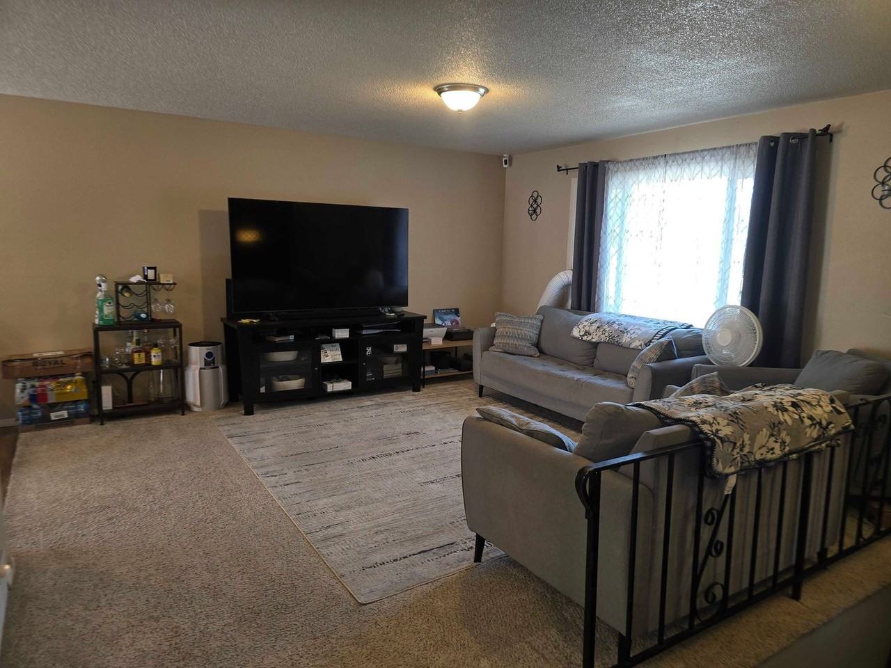 4800 King Arthur Way - Photo 4 of 18