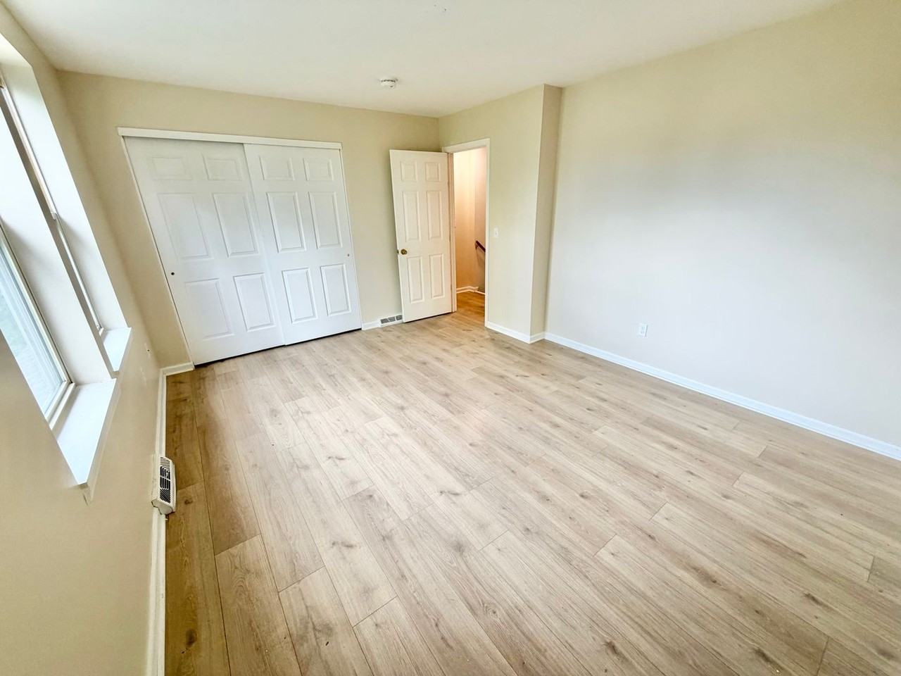 7 Ira Ln - Photo 4 of 24
