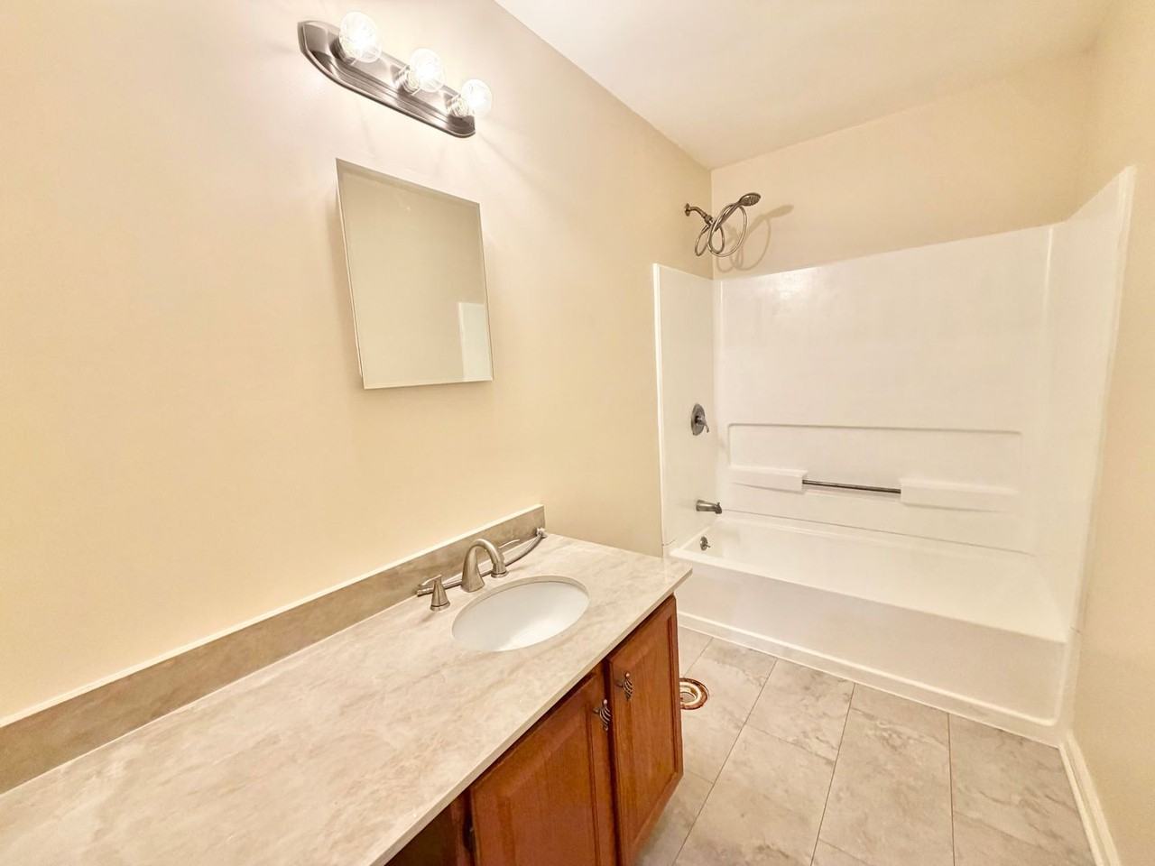 7 Ira Ln - Photo 5 of 24