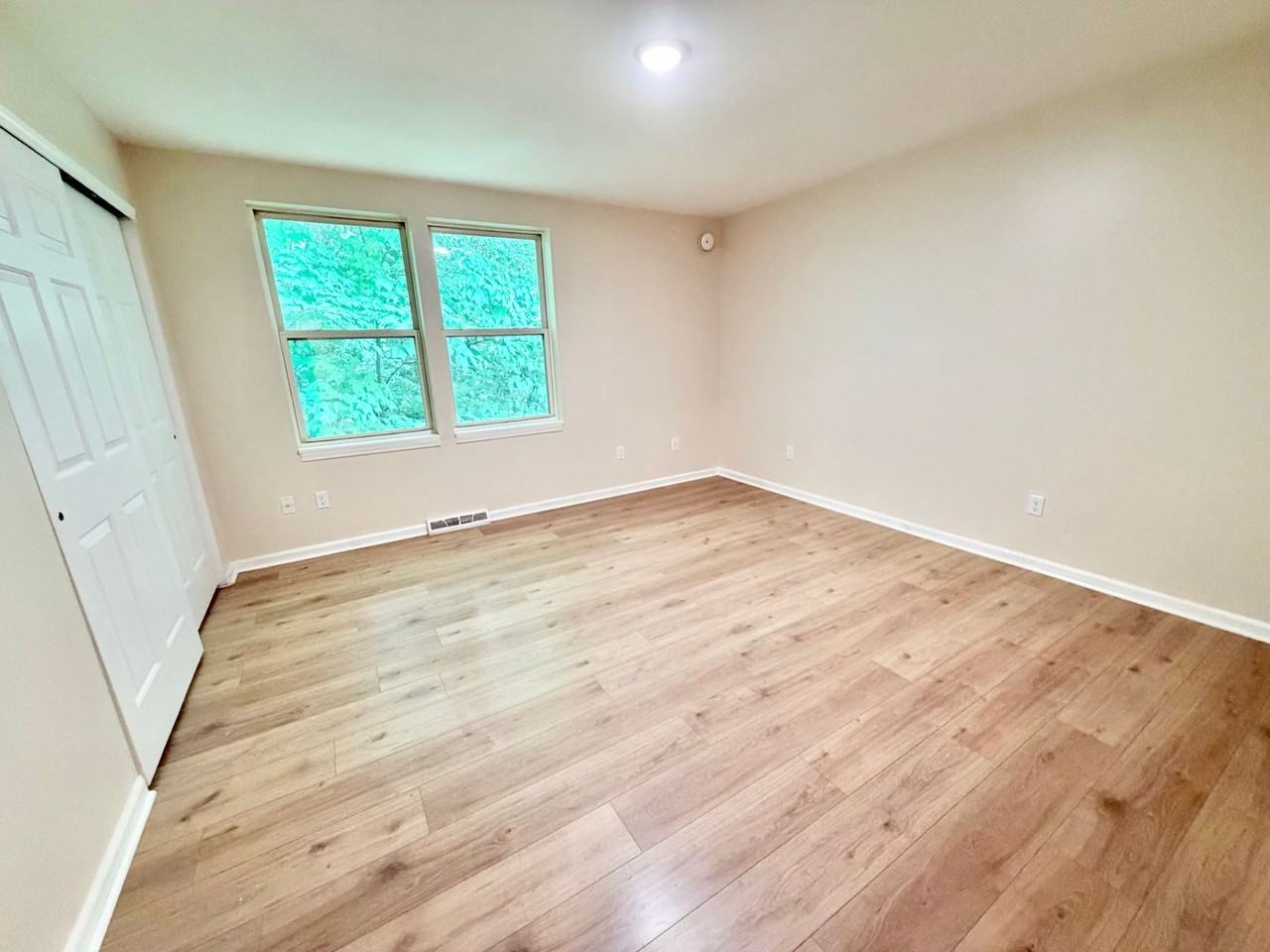 7 Ira Ln - Photo 6 of 24