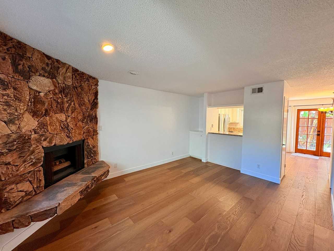 4583 North Ave #2