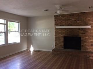 601 Brookfield Dr - Photo 2 of 7