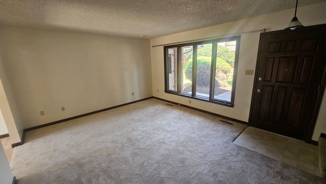 2608 Leisure Dr #D - Photo 5 of 18