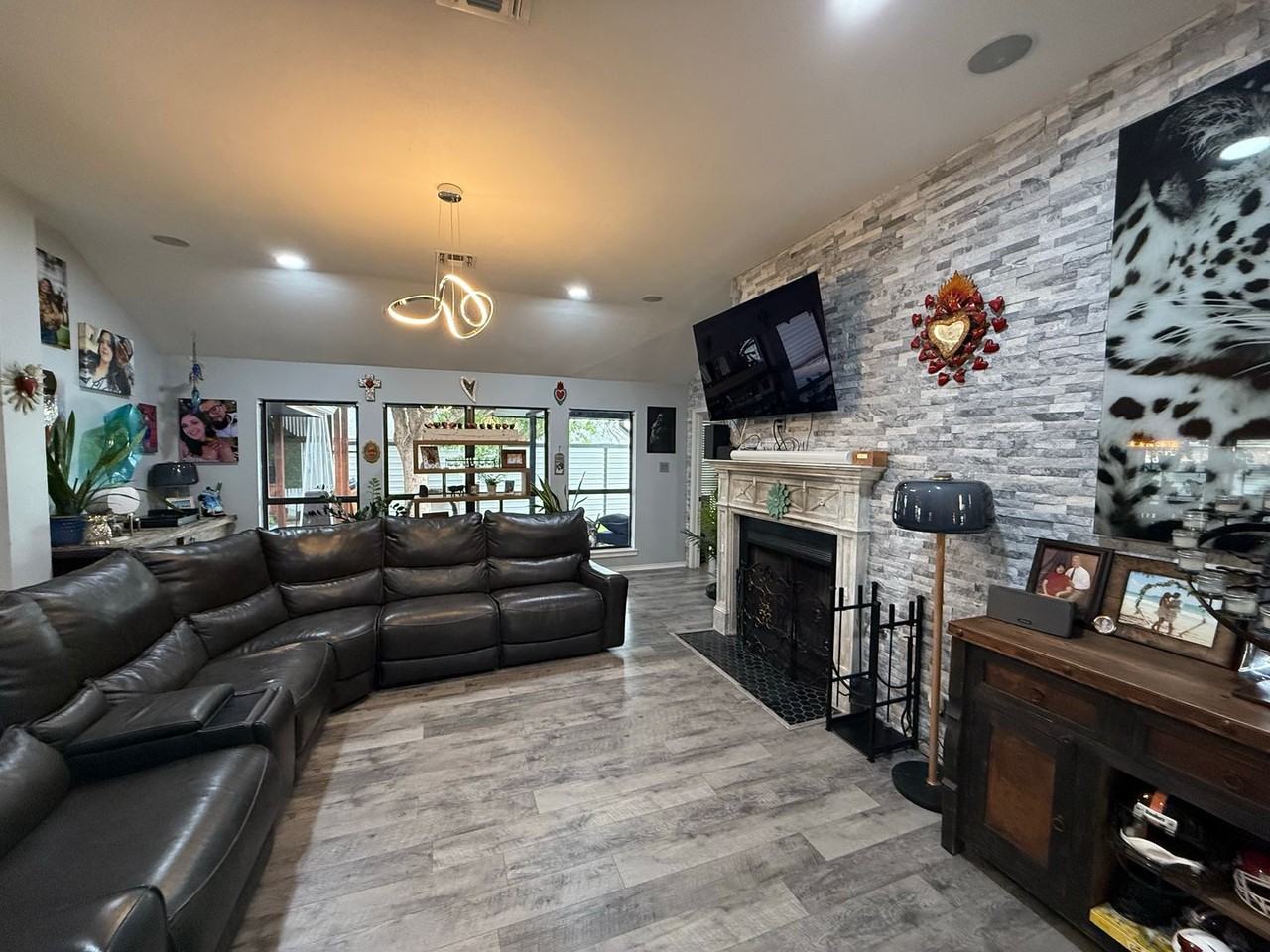 5838 Manchester Ln - Photo 4 of 22