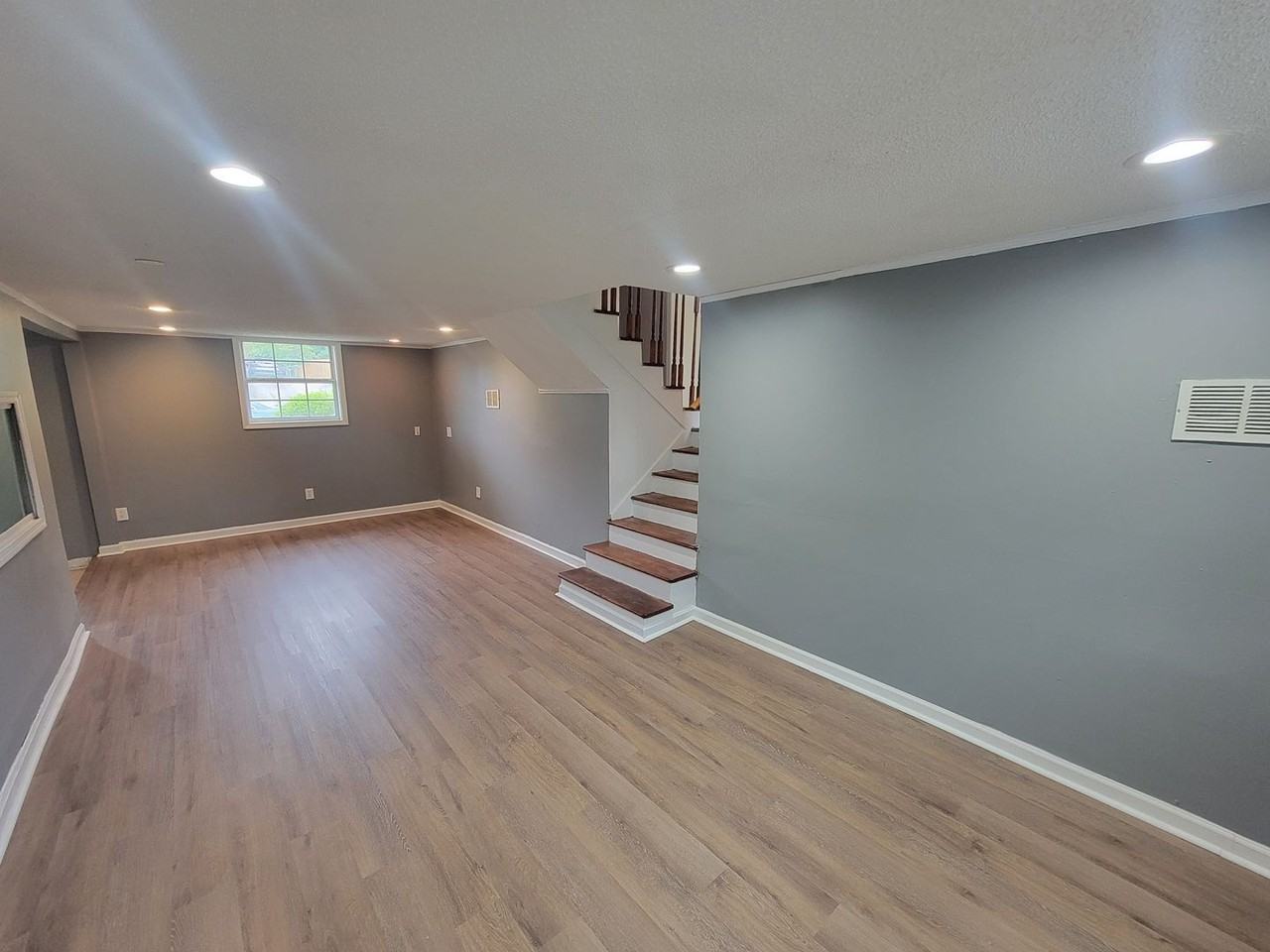 3513 Wyevale Rd - Photo 3 of 24