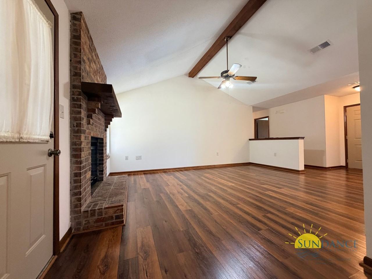 1055 Quail Hollow Dr - Photo 4 of 26