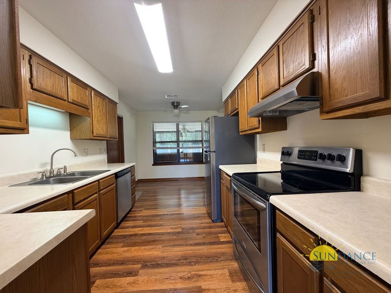1055 Quail Hollow Dr - Photo 5 of 26