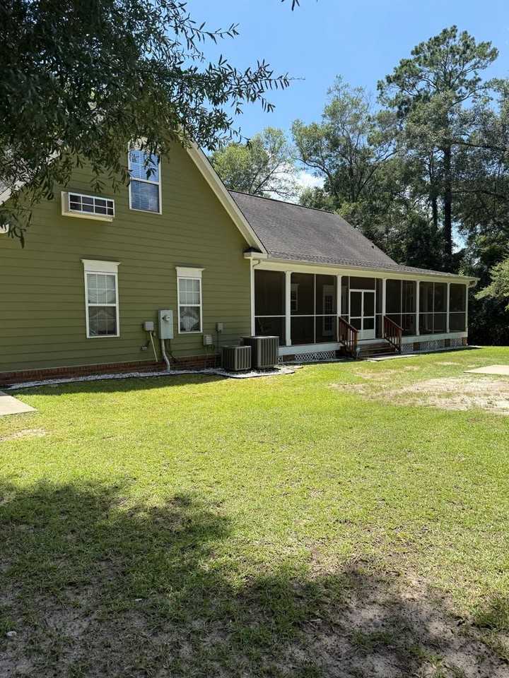 209 Pineridge Dr - Photo 2 of 33