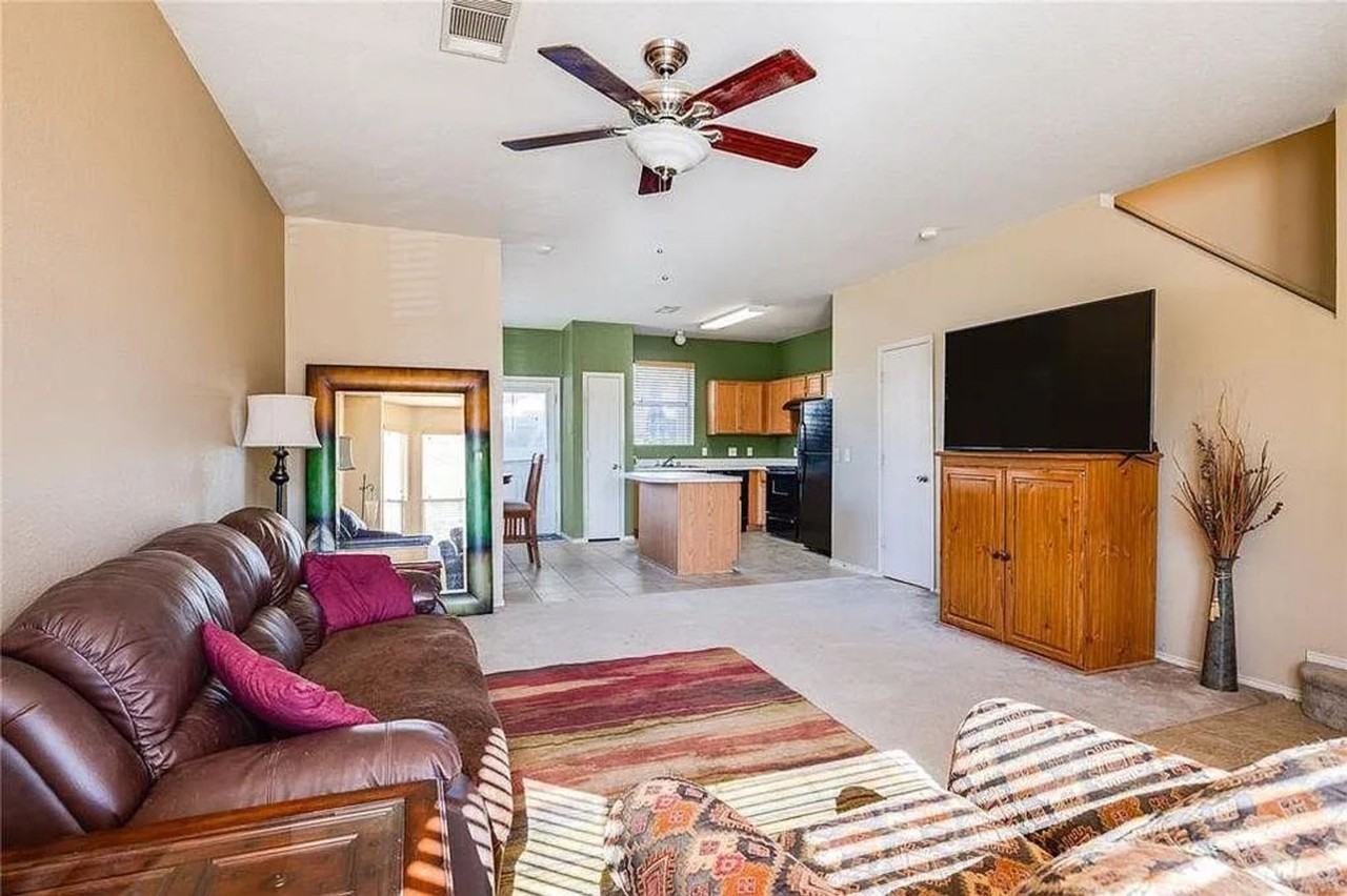 2601 Tilden Dr - Photo 3 of 34
