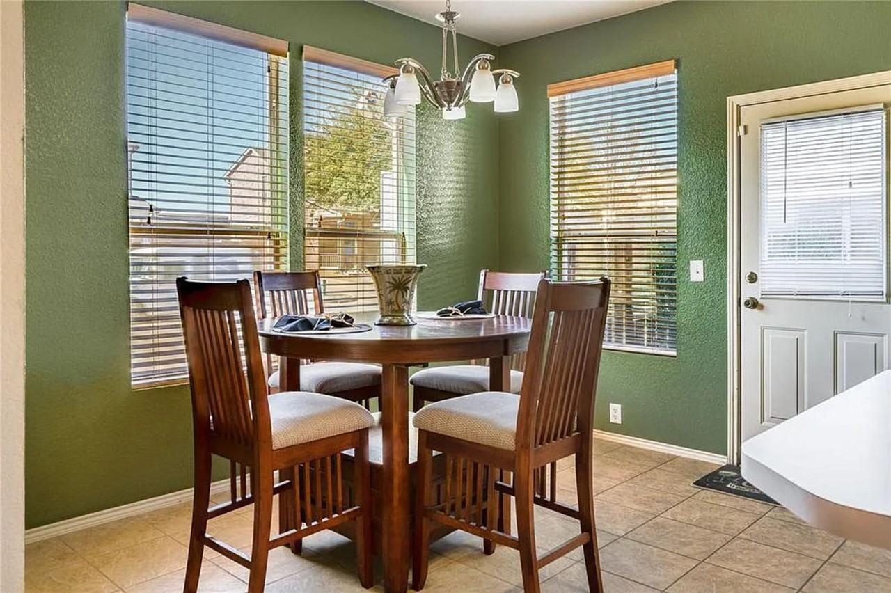 2601 Tilden Dr - Photo 4 of 34