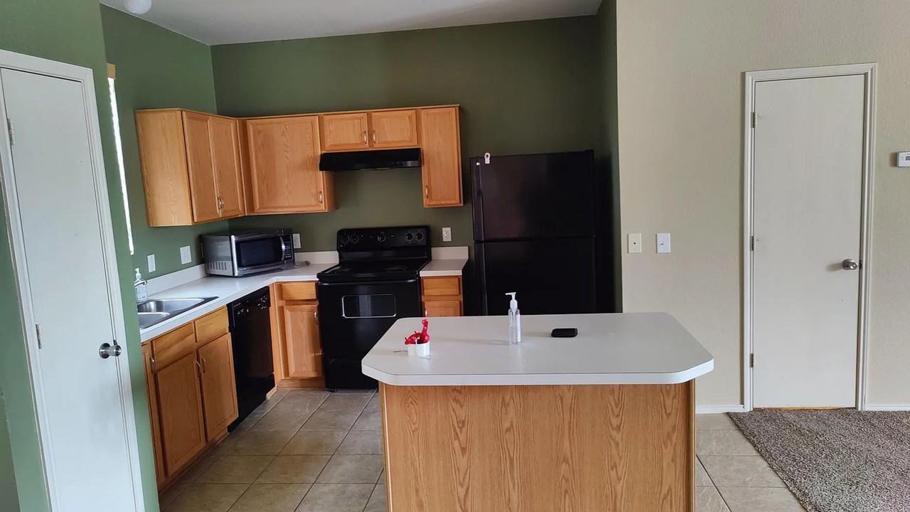 2601 Tilden Dr - Photo 6 of 34