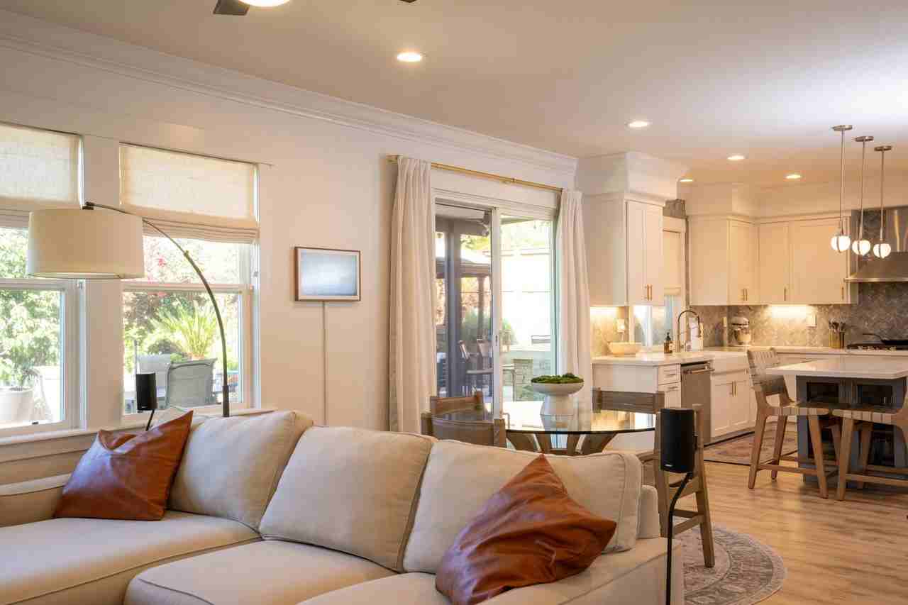 33896 Calafia St - Photo 3 of 41
