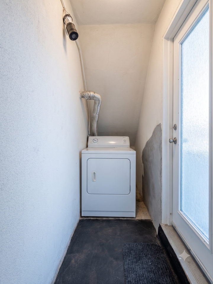 2001 Gerritsen Ave - Photo 6 of 10