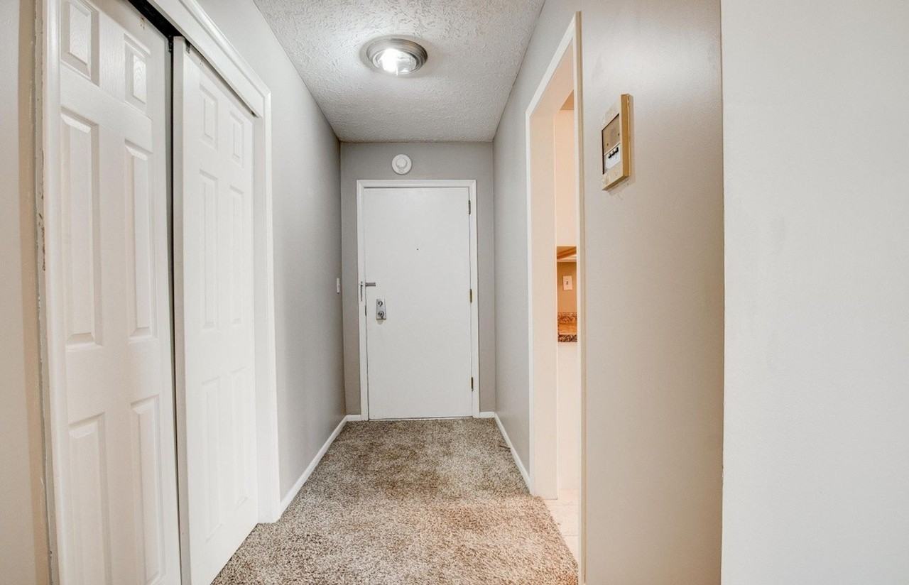500 S 37th St #207 - Photo 4 of 17
