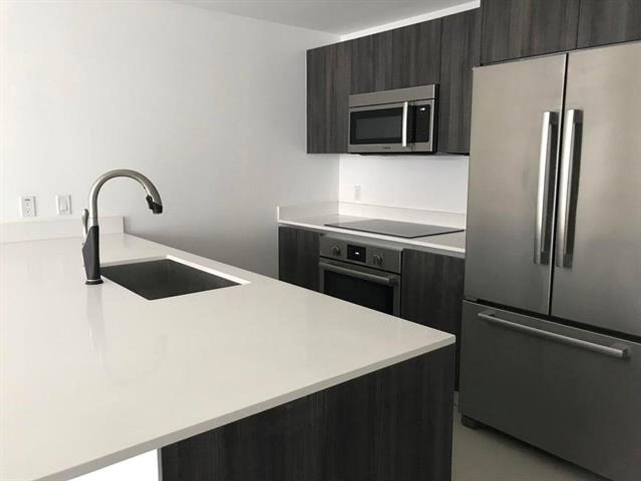 488 Ne 18th St #807 - Photo 3 of 11