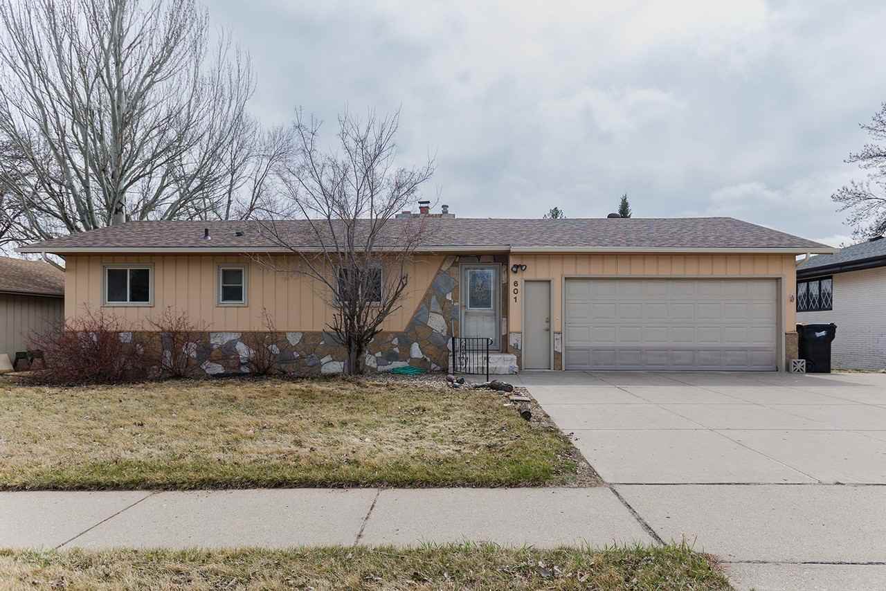 601 W Interstate Ave - Photo 2 of 50