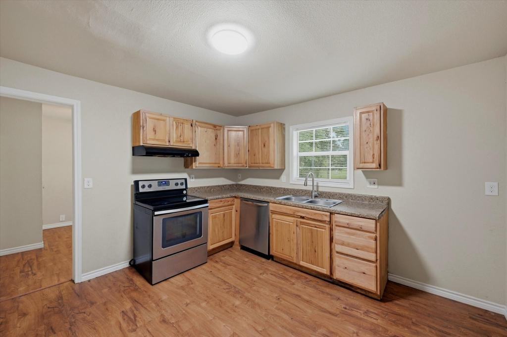 2112 W Bond St - Photo 7 of 18