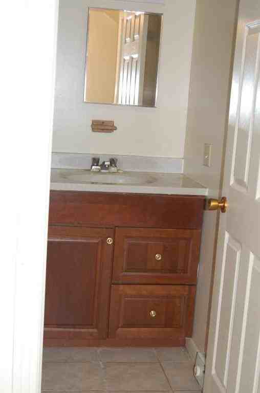 609 Grove City Rd - Photo 3 of 10