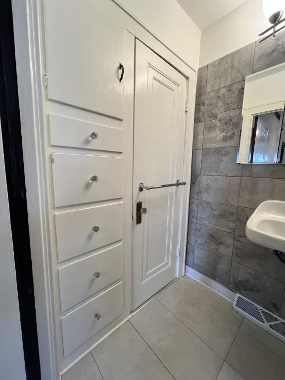 125 W 12th Ave - Photo 5 of 10
