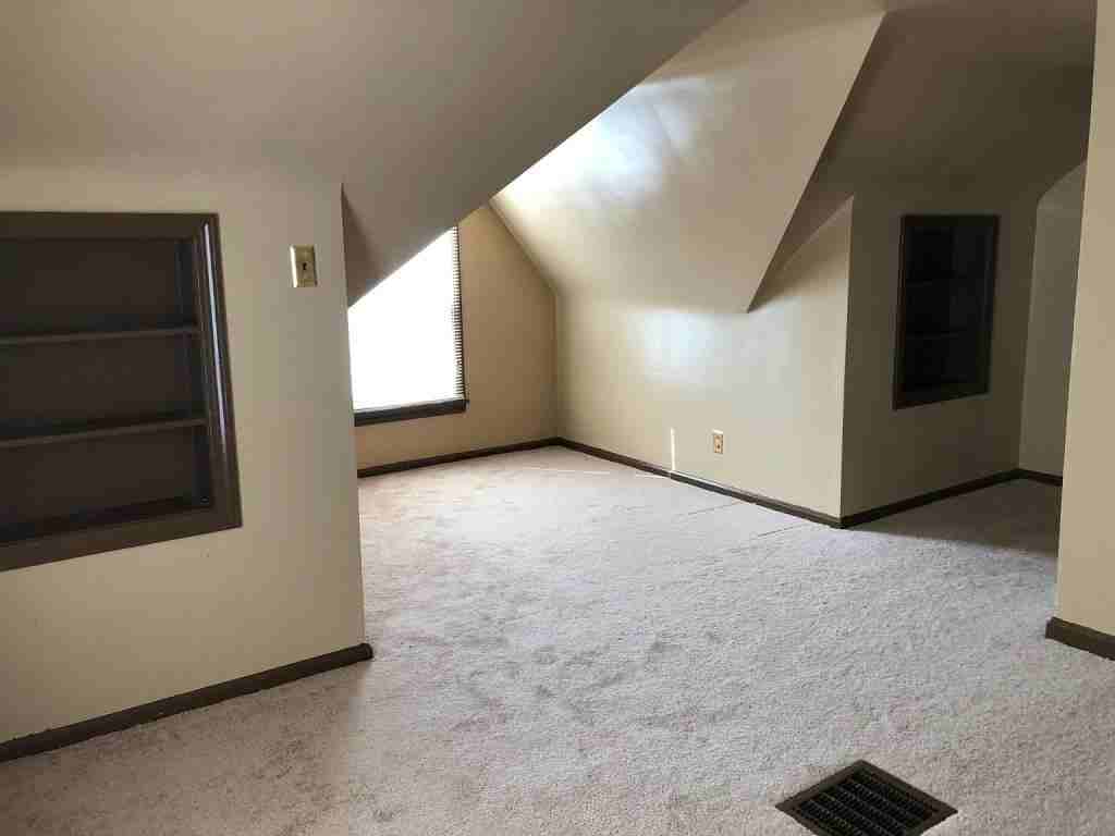 3413 E 146th St - Photo 7 of 11