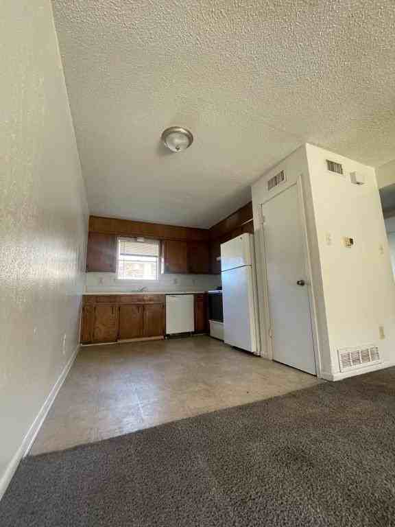1205 Urbantke Ct Apt B - Photo 2 of 5