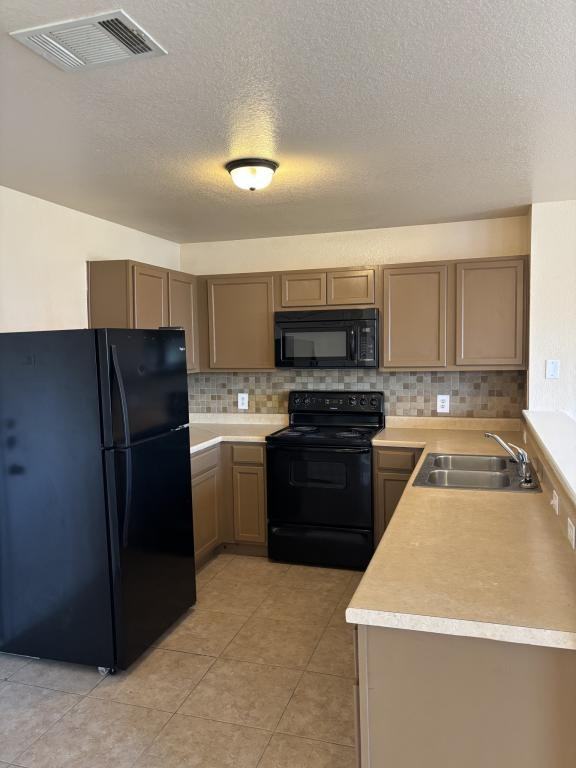 12840 Saint Mary Dr - Photo 4 of 34