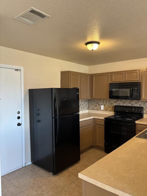 12840 Saint Mary Dr - Photo 5 of 34
