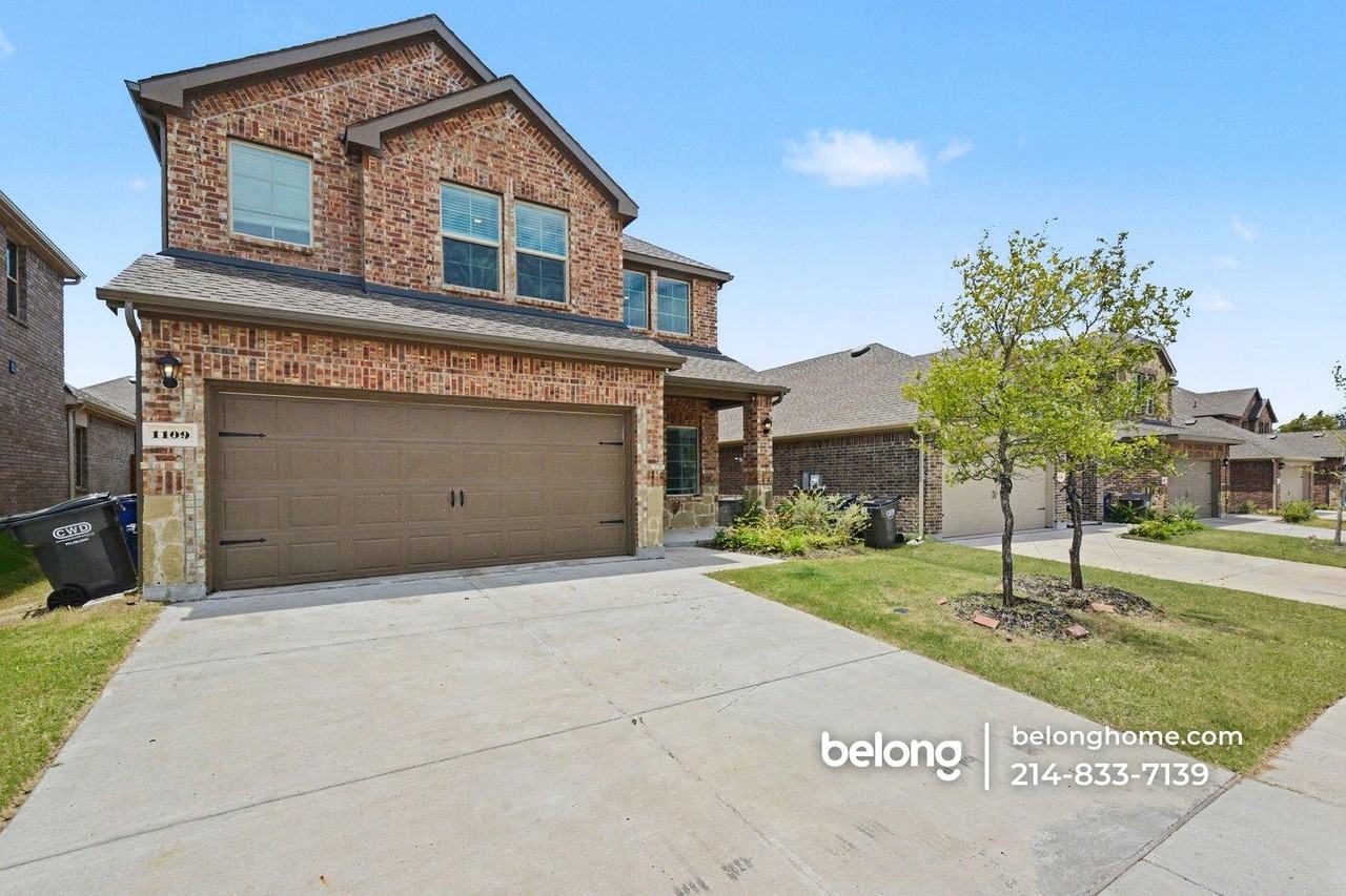 1109 Sunflower Ln - Photo 2 of 22