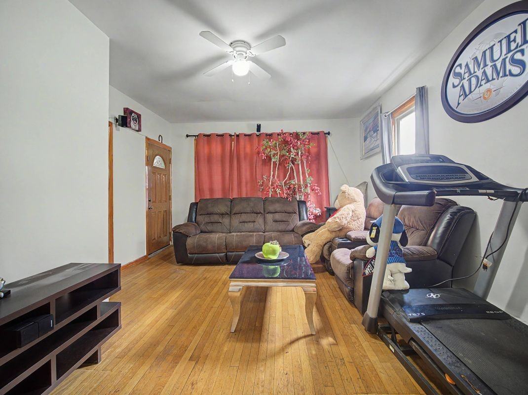 1872 North Ave - Photo 2 of 14