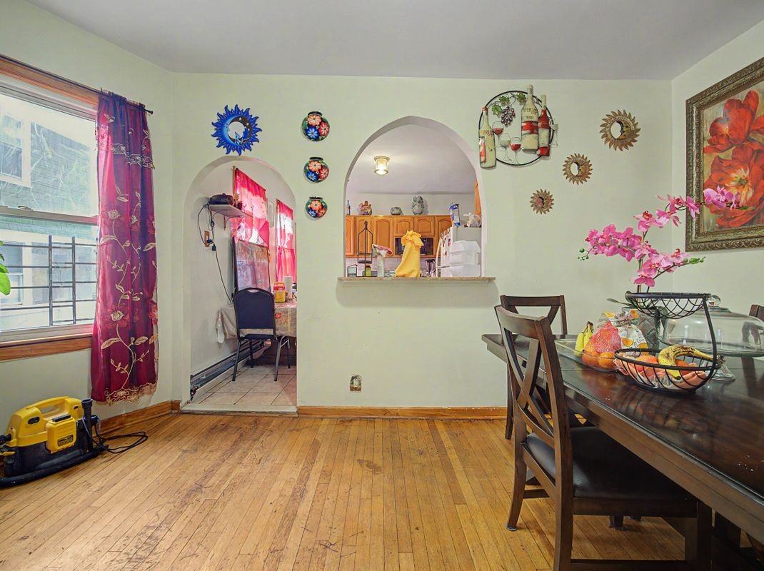 1872 North Ave - Photo 4 of 14