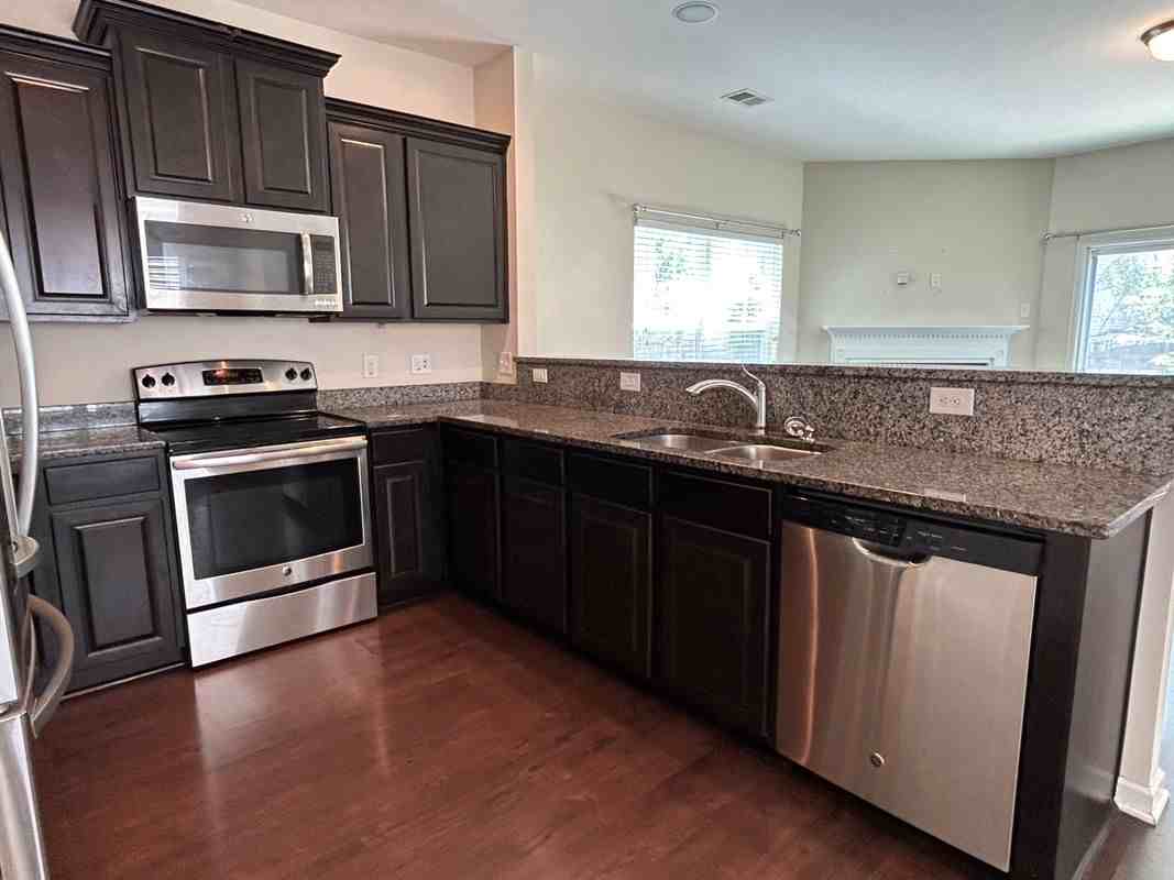 224 Jackstay Ct - Photo 4 of 26