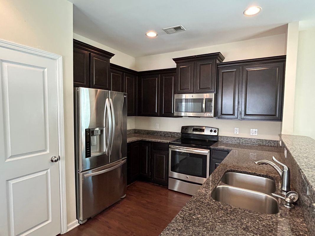224 Jackstay Ct - Photo 5 of 26