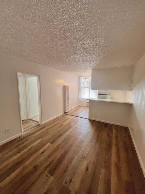 1260 N Beachwood Dr - Photo 2 of 10