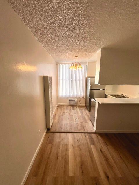 1260 N Beachwood Dr - Photo 4 of 10