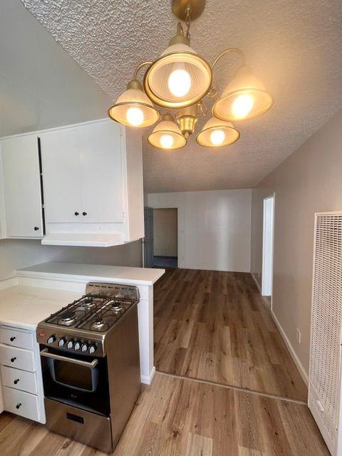 1260 N Beachwood Dr - Photo 6 of 10