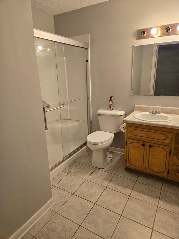270 Rowell Rd W - Photo 3 of 13