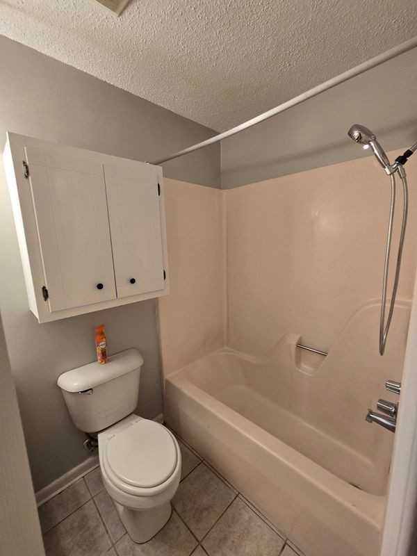 270 Rowell Rd W - Photo 4 of 13