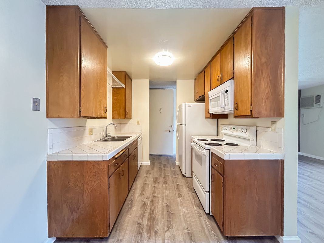 4675 Bancroft St ##H - Photo 3 of 12