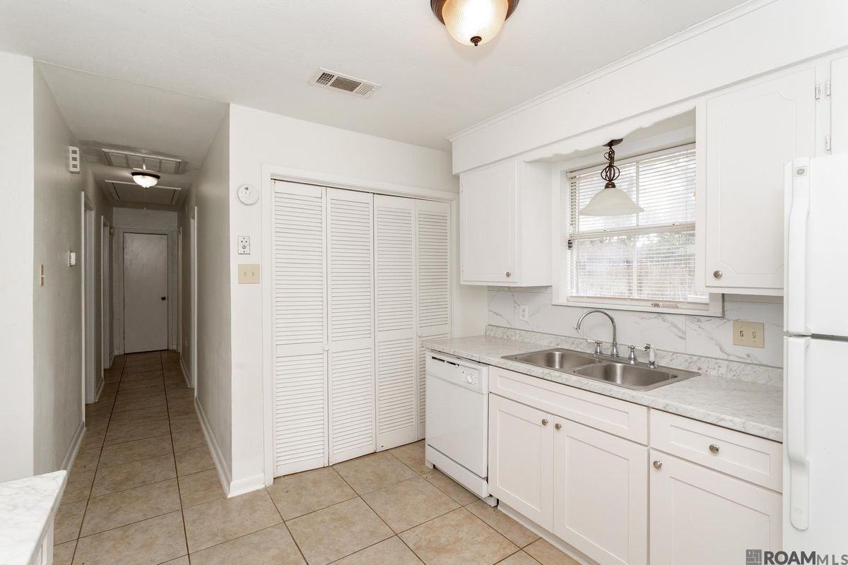 3431 Brightside Dr - Photo 7 of 17