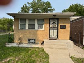 6733 S Racine Ave - Photo 1 of 1
