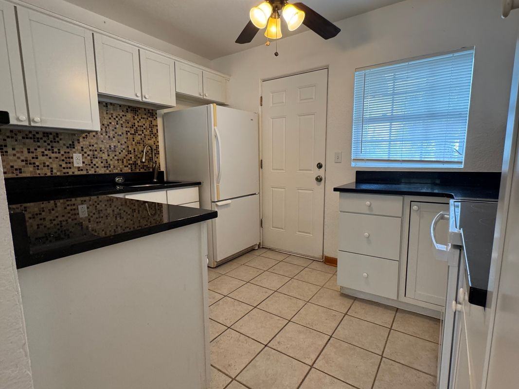 4418 Eli St - Photo 2 of 12