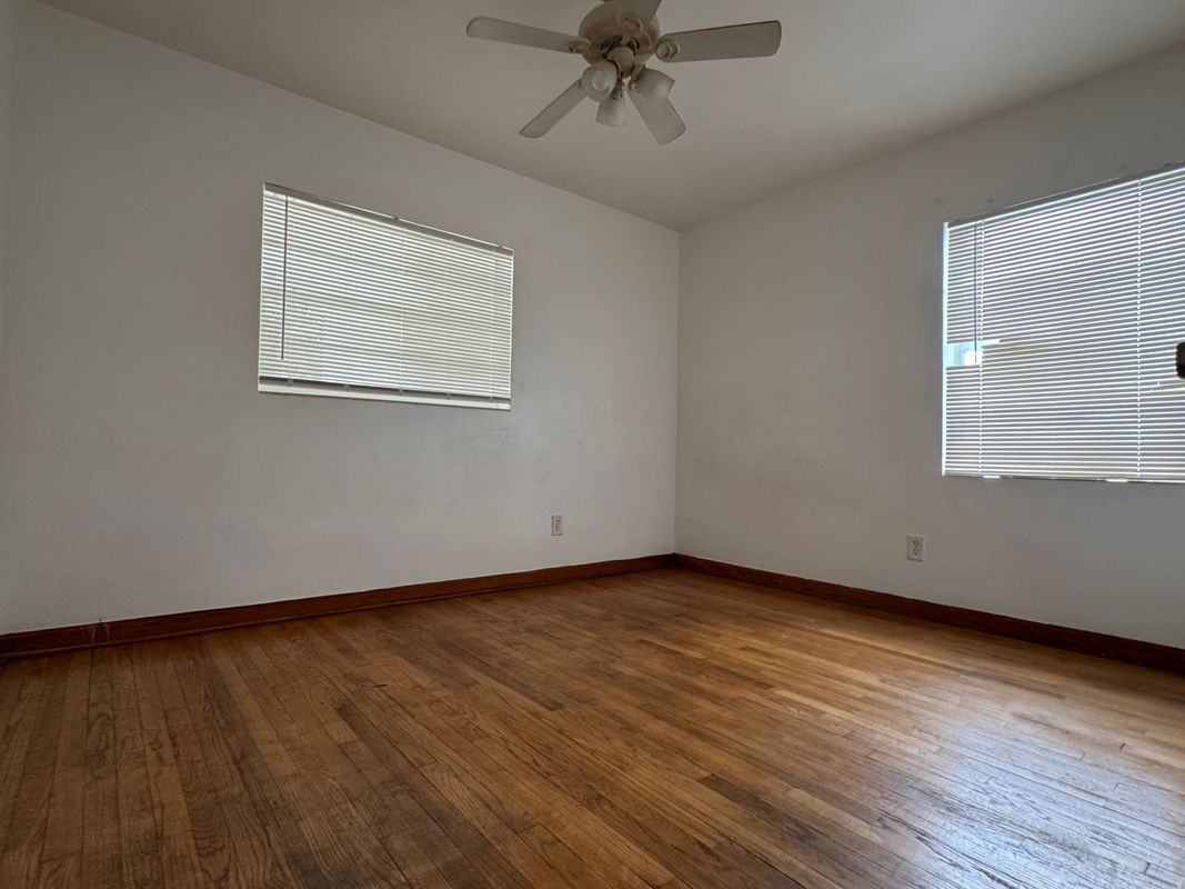 4418 Eli St - Photo 4 of 12