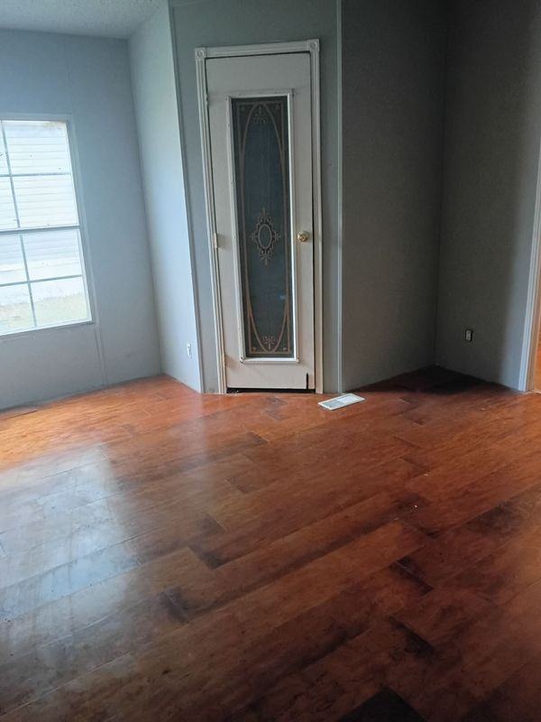 125 Broaddus St - Photo 5 of 14